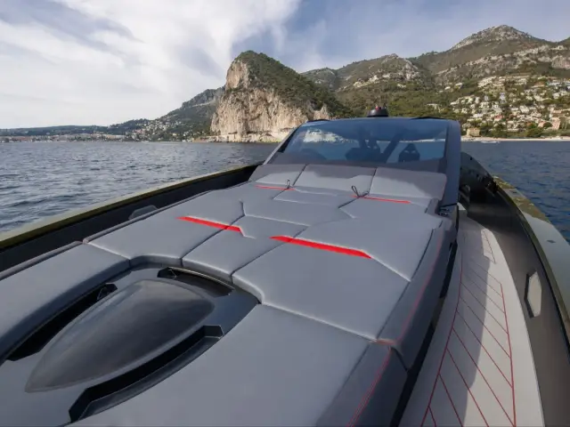 FAST ONE | Tecnomar Lamborghini 63 — 8 / 16