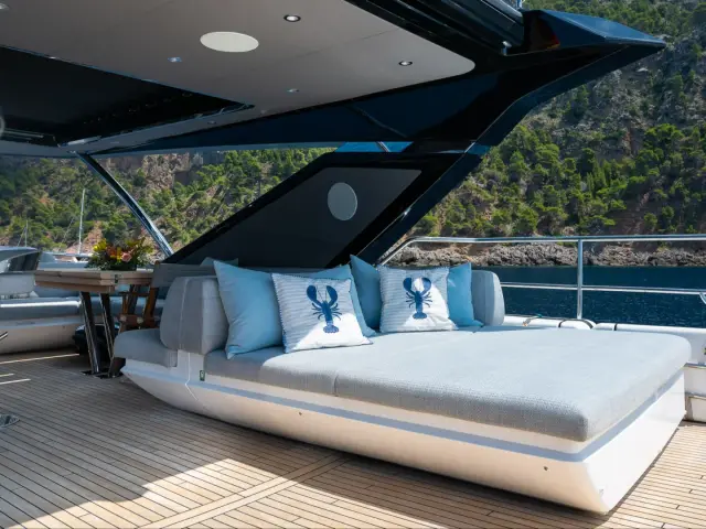 HALEY JANE | Sunseeker 88 — 16 / 64