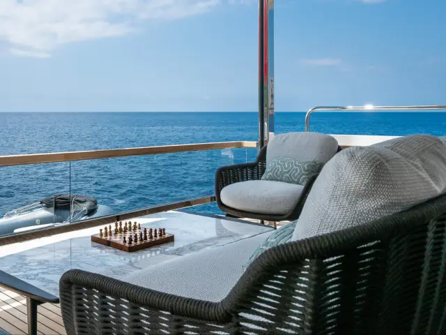 HALEY JANE | Sunseeker 88 — 19 / 64