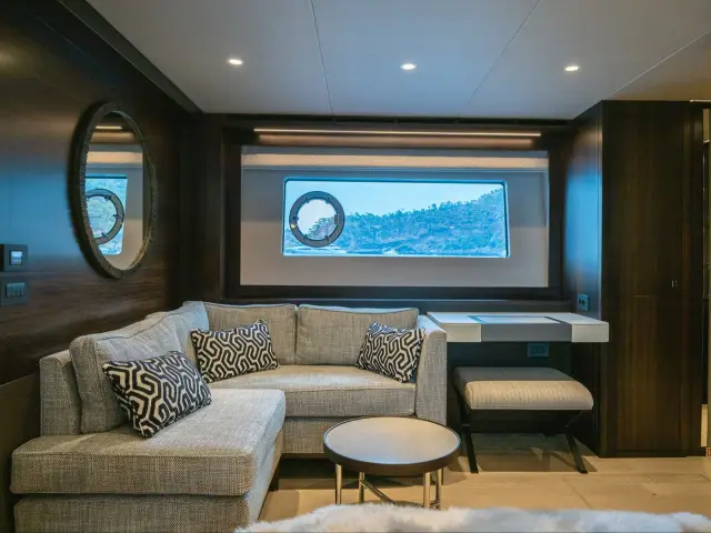 HALEY JANE | Sunseeker 88 — 31 / 64