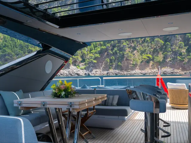 HALEY JANE | Sunseeker 88 — 15 / 64