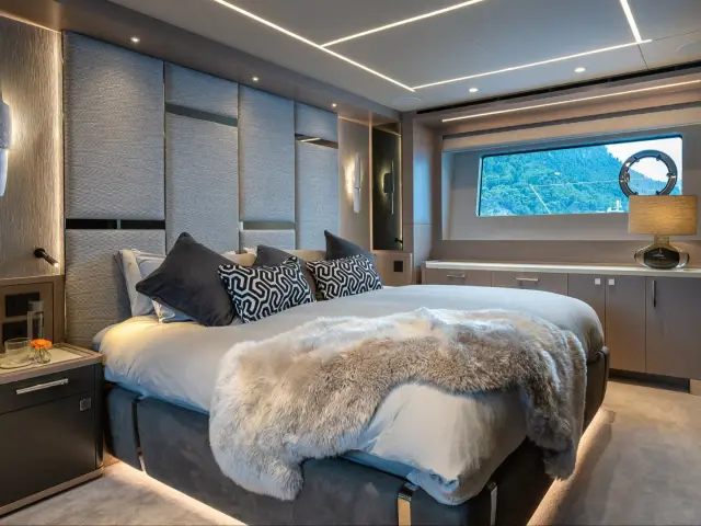 HALEY JANE | Sunseeker 88 — 30 / 64