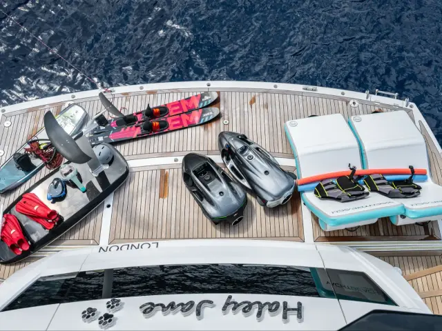 HALEY JANE | Sunseeker 88 — 6 / 64