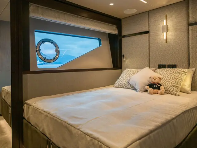 HALEY JANE | Sunseeker 88 — 36 / 64