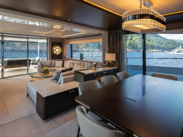 HALEY JANE | Sunseeker 88 — 24 / 64