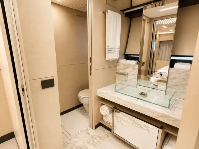 OGUM | Ferretti 920 — 11 / 14