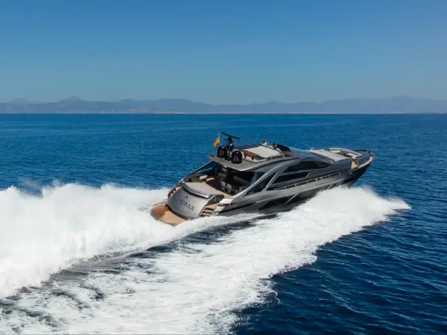 EL MACANN | Pershing 9X — 7 / 84
