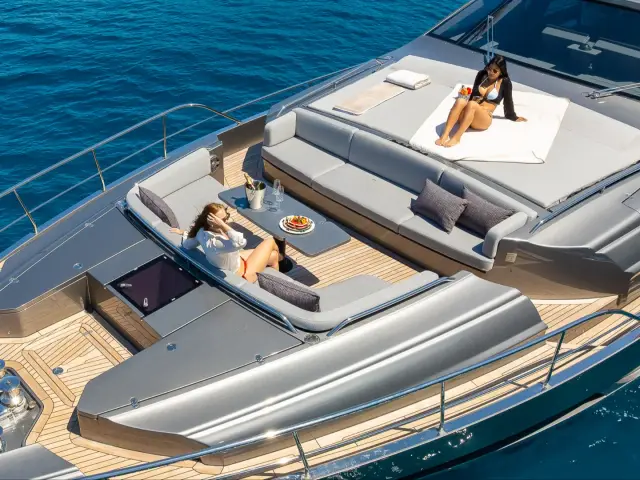 EL MACANN | Pershing 9X — 38 / 84
