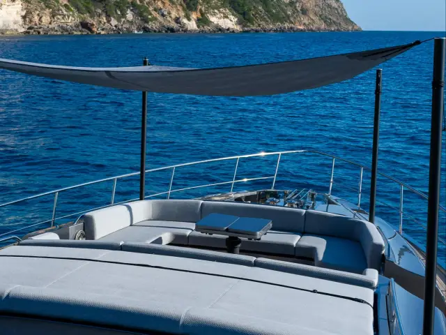 EL MACANN | Pershing 9X — 60 / 84