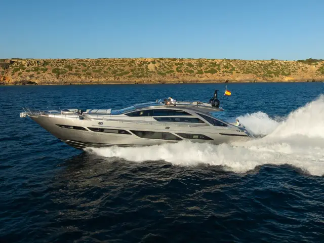 EL MACANN | Pershing 9X — 82 / 84