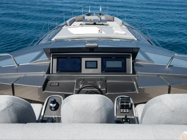 EL MACANN | Pershing 9X — 64 / 84