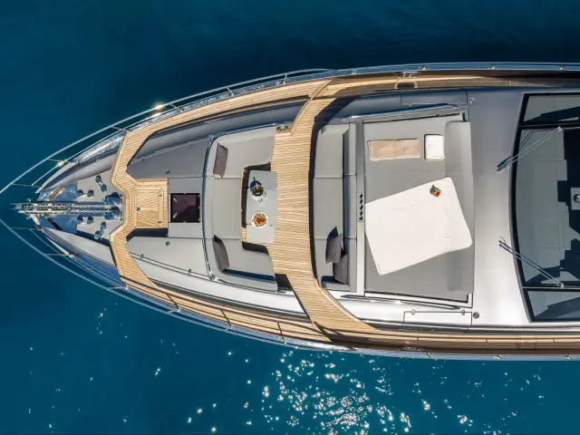 EL MACANN | Pershing 9X — 29 / 84