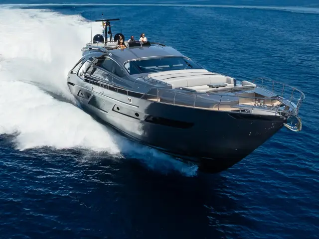 EL MACANN | Pershing 9X — 30 / 84