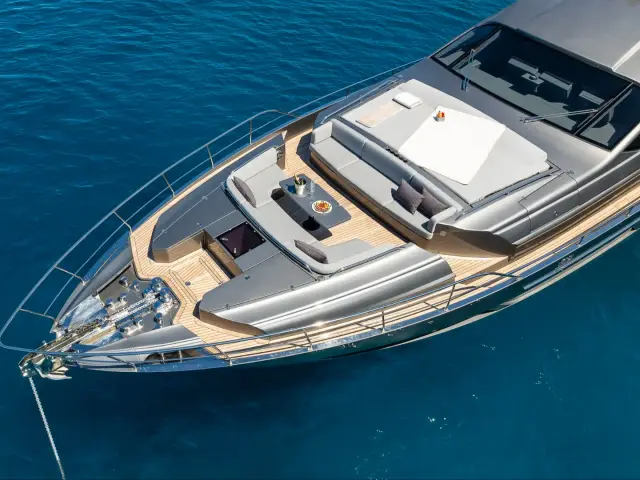 EL MACANN | Pershing 9X — 34 / 84