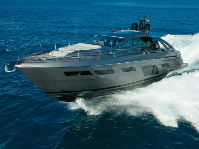 MARLEENA | Pershing 7X — 16 / 80