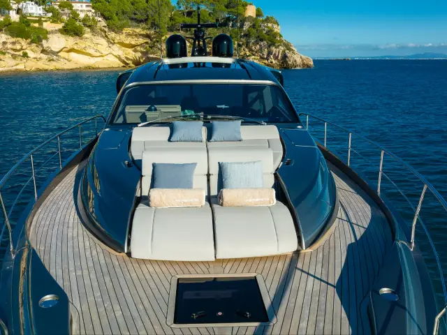 MARLEENA | Pershing 7X — 35 / 80