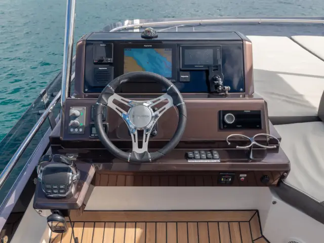 INFINITY | Galeon 500 Fly — 22 / 29