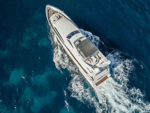 YOLO TOO | Ferretti Custom Line 94 — 2 / 9