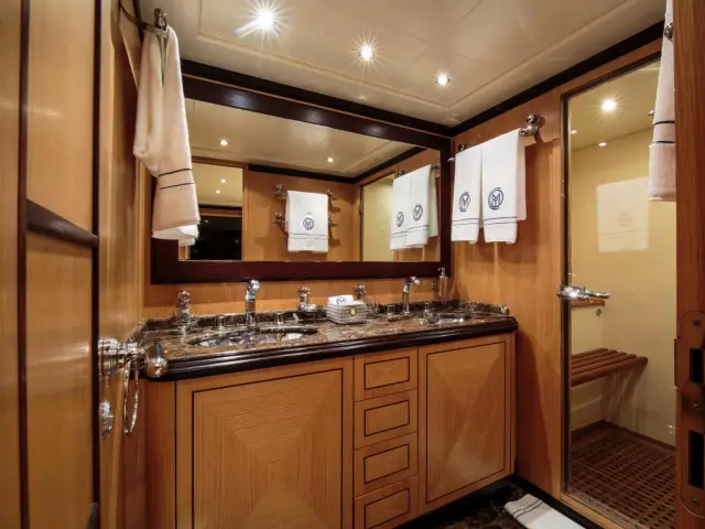 CHILL OUT | Mangusta 92 — 32 / 37