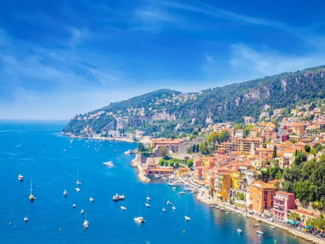 Prestige French Riviera Yacht Charter